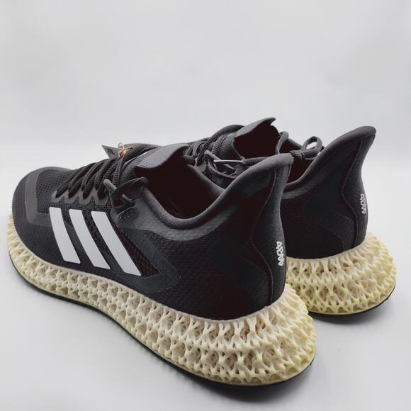 Athletic_Shoes